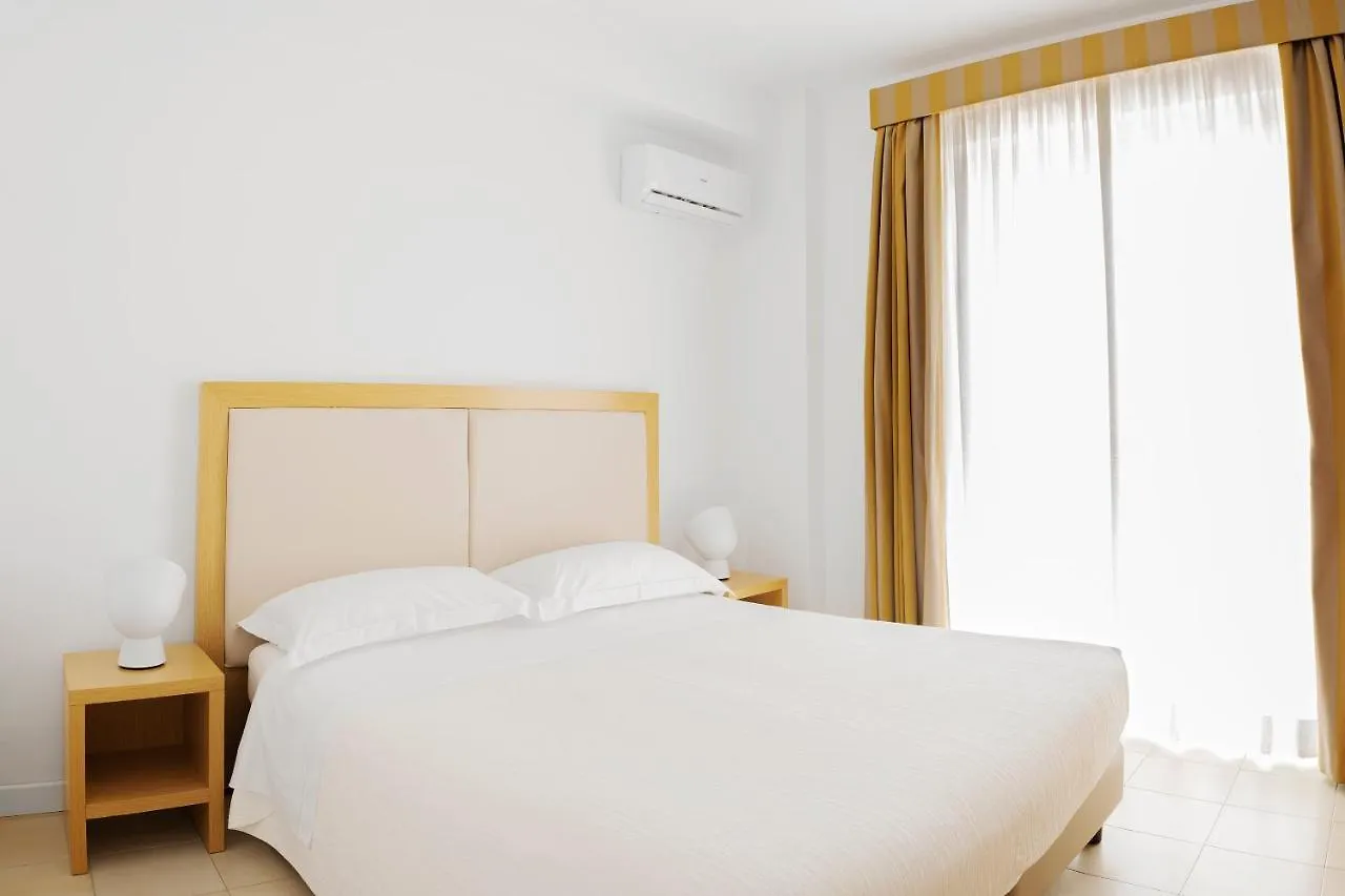 Hotel Vega Lampedusa 3*,